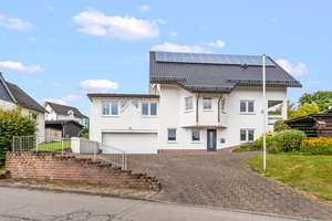 Einfamilienhaus mit Einliegerwohung in Biekhofen – Die vollständige Adresse der Immobilie erhältst du vom Anbieter., 57439 Attendorn – Vorschaubild 1