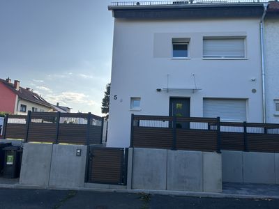 Hochwertig kernsaniertes Reihenendhaus mit großem Garten und moderner Ausstattung in Wiesbaden-Freud