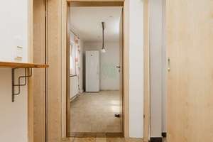 Sanierte Doppelhaushälfte mit großen Garagen und separatem Büro – Wolfgang-Droßbach-Straße 39, 92242 Hirschau – Vorschaubild 7