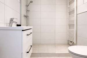 Erstbezug nach Sanierung mit EBK und Dachterrasse! – 40549 Oberkassel, Düsseldorf – Vorschaubild 7