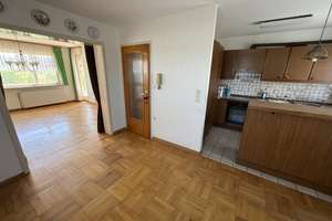 TOLLE FELDRANDLAGE - ZWEIFAMILIENHAUS MIT AUSBAURESERVE – Die vollständige Adresse der Immobilie erhältst du vom Anbieter., 74078 Kirchhausen, Heilbronn – Vorschaubild 2