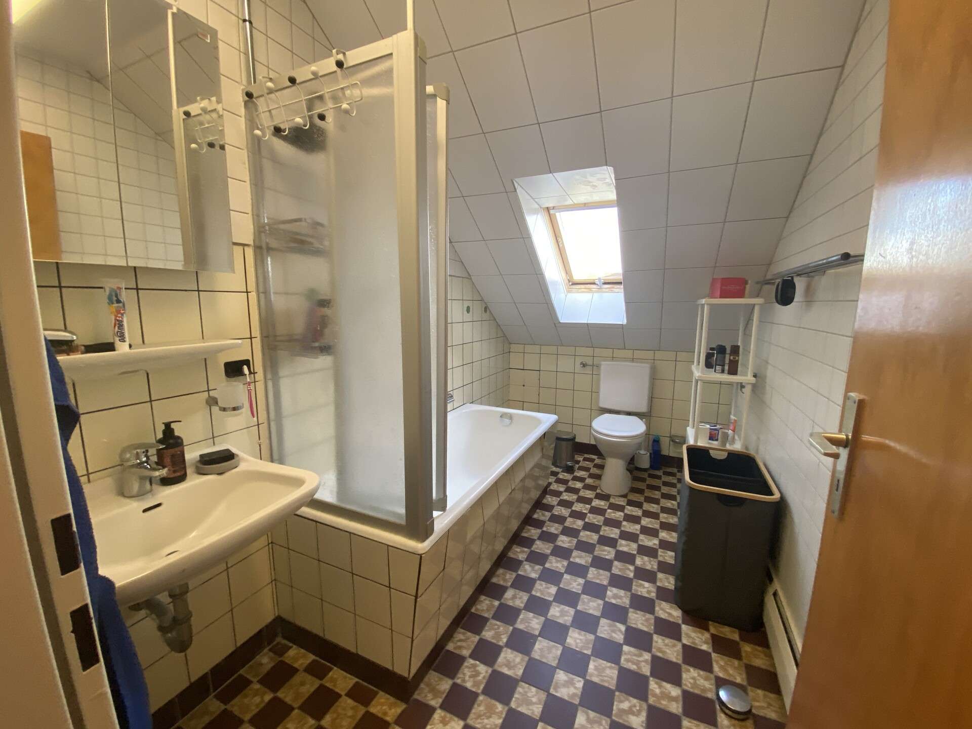 Immobilie in Habichtswald - Großzügiges EFH mit Tiefgarage zur vielseitigen Verwendung! KEINE KÄUFERPROVISION - Bild 7