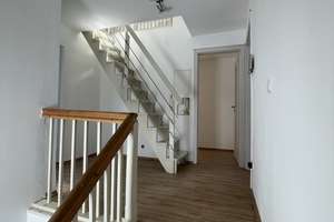 Einfamilienhaus + Garage mit 5 Zimmern in Stuttgart Untertürkheim – Die vollständige Adresse der Immobilie erhältst du vom Anbieter., 70327 Untertürkheim (Ortsteil), Stuttgart – Vorschaubild 2