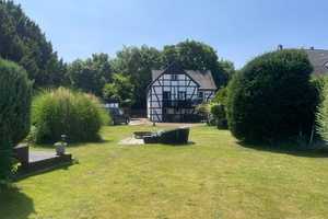 Freistehendes 2-Fam.-Haus mit parkähnlichem Garten, Garage, Carport und Kfz.-Stellplätze! – Gelsenkirchen – Vorschaubild 1