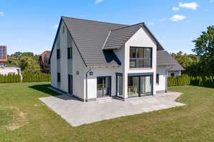 Hochwertiger Neubau! Energieeffizientes Architektenhaus mit Privatsphäre auf großem Grundstück – Die vollständige Adresse der Immobilie erhältst du vom Anbieter., 95503 Hummeltal – Vorschaubild 2