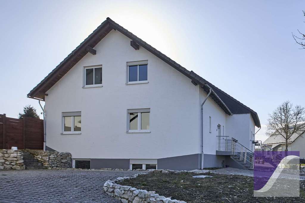 Immobilie in Morbach - Morbach: Einfamilienhaus mit Einliegerwohnung und Garten - Bild 2