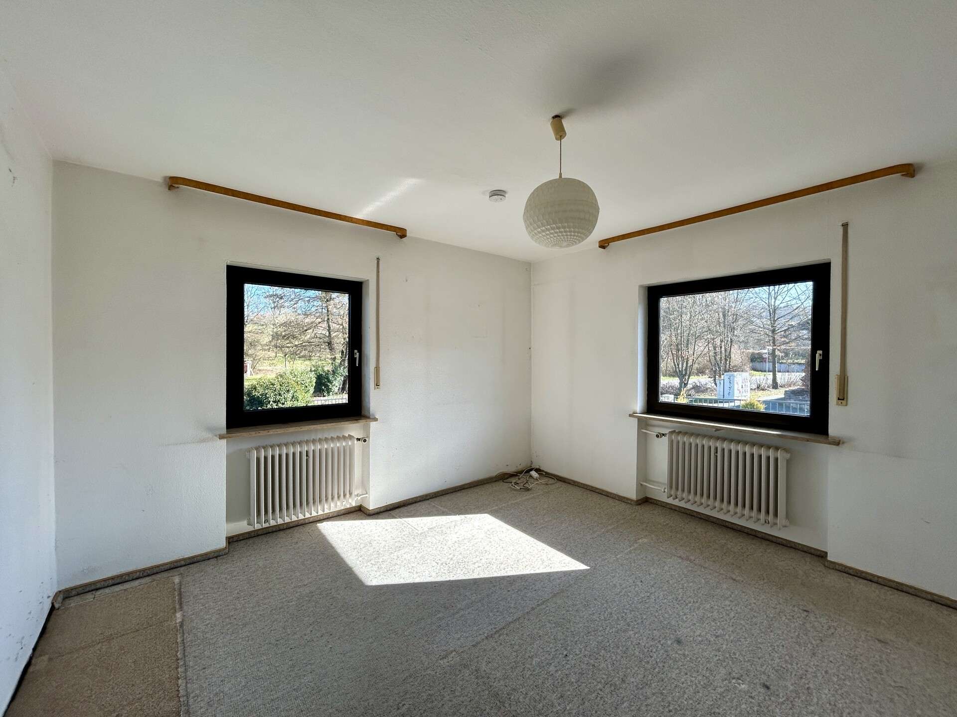 Immobilie in Adelsdorf - Zweifamilienhaus zauberhaft am Waldrand in Adelsdorf-Neuhaus - Bild 12