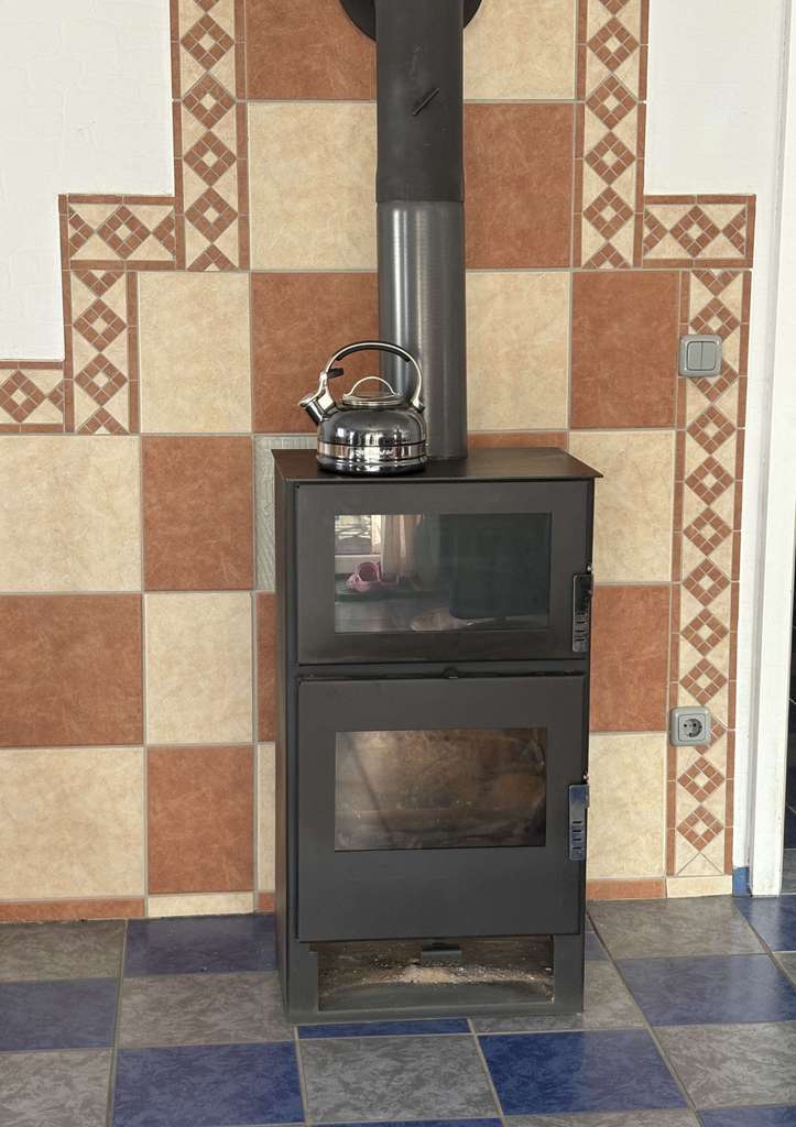 Immobilie in Neckarwestheim - Familienfreundliche, ruhig gelegene Doppelhaushälfte mit großzügiger Terrasse/ Garten und Garage - Bild 3