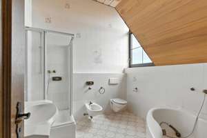 Großzügiges Einfamilienhaus mit Gewerbeoption in Neu-Anspach – 9 Zimmer, Balkon, Weitblick & Sauna – Die vollständige Adresse der Immobilie erhältst du vom Anbieter., 61267 Neu-Anspach – Vorschaubild 24