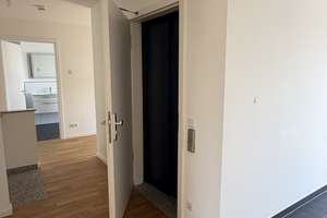Exklusive Penthousewohnung mit umlaufender Südterrasse, privatem Aufzug und Stellplatz – Hermann-Löns-Str. 22, 51469 Hand, Bergisch Gladbach – Vorschaubild 6