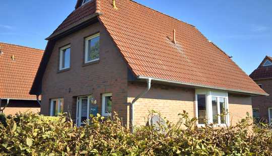 Bild von Einfamilienhaus mit Carport im Seemannsort Barßel