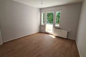 Schön und gemütlich! Renovierte 3,5 Raum Wohnung in ruhiger Lage!!! Balkon!!