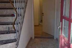 Günstige 4-Zimmer-Erdgeschosswohnung mit gehobener Innenausstattung in Hollstadt – Hauptstraße 22, 97618 Rhön-Grabfeld (Kreis) – Vorschaubild 2
