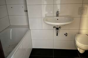 2 Zimmer Wohnung mit Balkon - alles modern renoviert (E0552) – Schonskanterweg 25, 41066 Uedding, Mönchengladbach – Vorschaubild 6