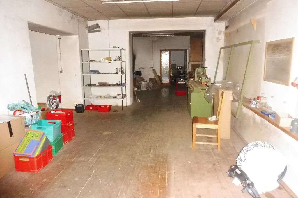 Immobilie in Rockeskyll - Wohnhaus mit ehem. großer Schreiner- werkstatt im Untergeschoss - Bild 9