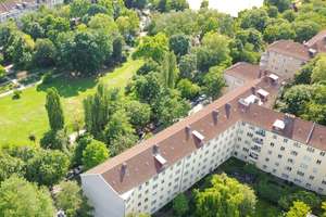 Denkmalgeschützter wunderschöner Altbau | 122m2 | 4 Zimmer | 2 Bäder | 2 Südbalkone | Volksparkblick – Die vollständige Adresse der Immobilie erhältst du vom Anbieter., 10715 Wilmersdorf, Berlin – Vorschaubild 22