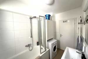 renoviert, zentral, in Einbahnstraße gelegen, Parkett, TL-Bad mit Wanne+Duschglas, Garage möglich – Karlsruhe – Vorschaubild 15