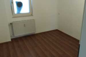 Mehrfamilienhaus und Gewerbe 3 Wohnungen Werkstatt Büro Lager 7 Parkplätze – Regelsbacherstr 2, 90547 Fürth (Kreis) – Vorschaubild 27