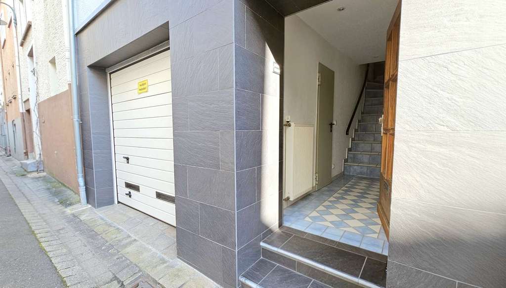 Immobilie in Zell (Mosel) - Moseltypisches Stadthaus in der Zeller Altstadt mit 2 Terrassen und Blick auf die Weinberge - Bild 2