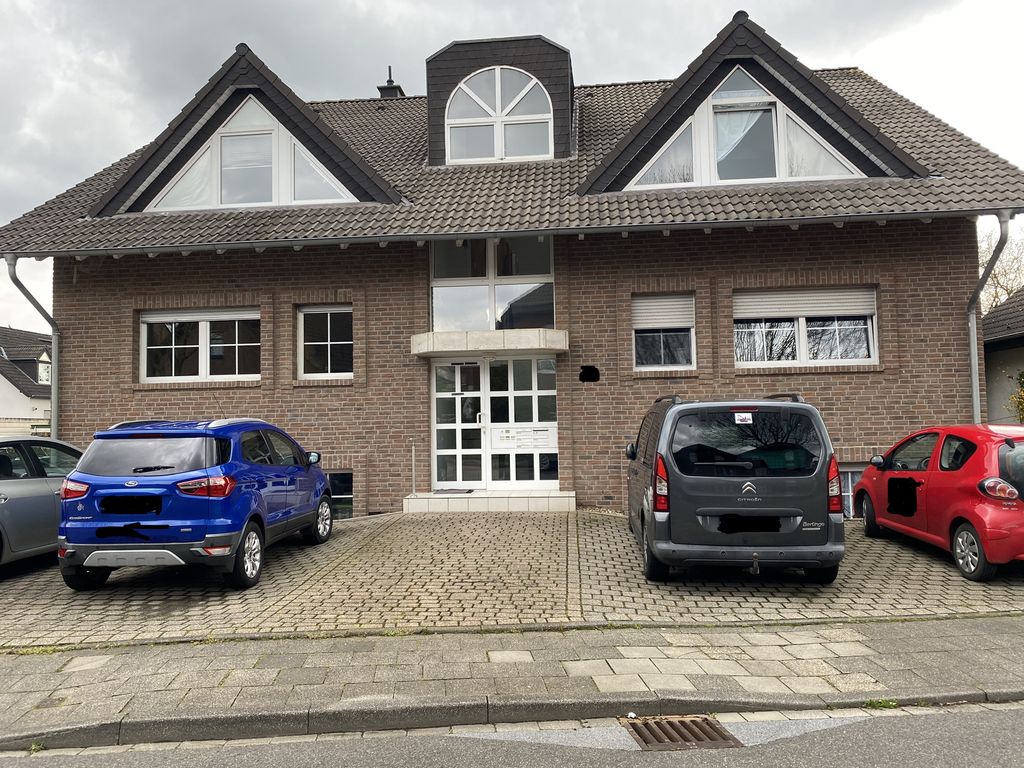 Freundliche 3ZimmerWohnung mit Balkon in Düren