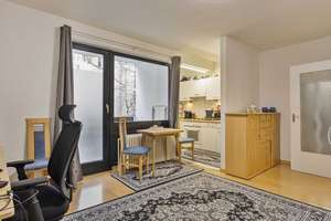 Gemütliche 2-Zimmer-Wohnung mit Aufzug  und  zwei Loggien in Düsseldorf-Pempelfort
 – 40476 Pempelfort, Düsseldorf – Vorschaubild 2