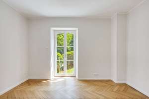 Privatgarten und Altbau-Ambiente: Charmante 3-Zimmer-Wohnung am Schlosskanal – Die vollständige Adresse der Immobilie erhältst du vom Anbieter., 80638 Nymphenburg, München – Vorschaubild 3