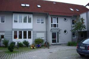 Schöner Wohnen in Röthenbach/Schweinau ! Schicke 3,5-Zimmer-Wohnung mit Dachterrasse und Carport