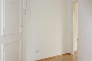 Mitten in der City! 2-Raum Dachgeschosswohnung in bester Innenstadtlage mit Tageslichtbad und Wanne. – Einsteinstraße 1, 39104 Altstadt, Magdeburg – Vorschaubild 8