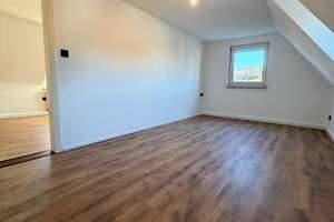 Vermietete Dachgeschosswohnung zur Kapitalanlage, Mietrendite 5,7 % – Die vollständige Adresse der Immobilie erhältst du vom Anbieter., 91575 Windsbach – Vorschaubild 4