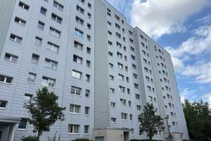 Geräumige Familienwohnung mit Balkon sucht Sie! – Ahrenshooper Straße 10, 13051 Neu-Hohenschönhausen, Berlin – Vorschaubild 9