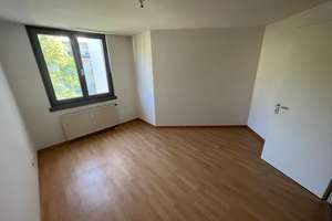 Wohnen in der Sackgasse: Ruhige 4-Zimmer Wohnung nahe Luitpold- und Olympiapark – Die vollständige Adresse der Immobilie erhältst du vom Anbieter., 80809 Am Riesenfeld, München – Vorschaubild 10