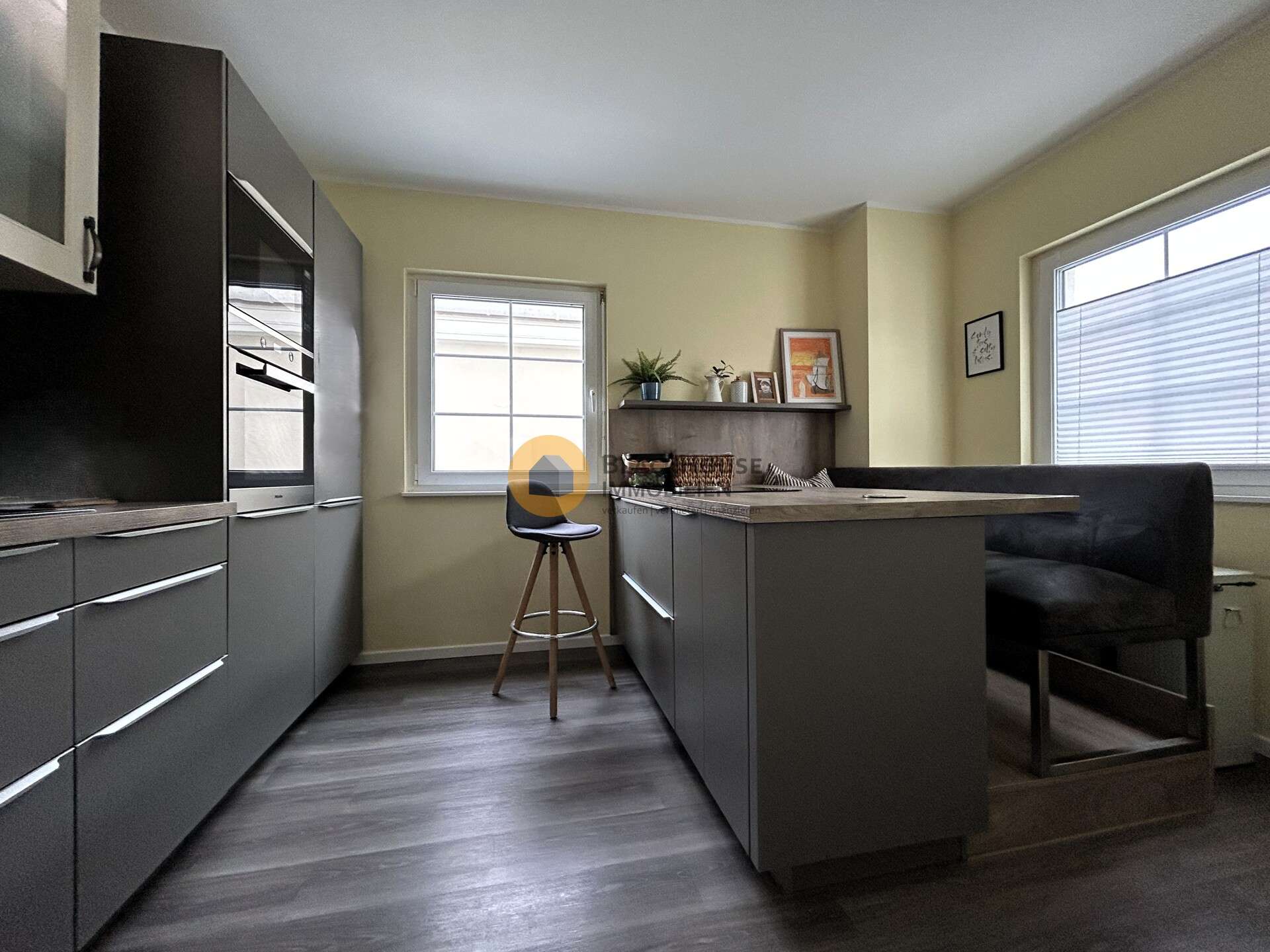 Immobilie in Schweitenkirchen - Che bella casa! Haus Bj. 2020 mit Einliegerwohnung und Pool - Bild 3