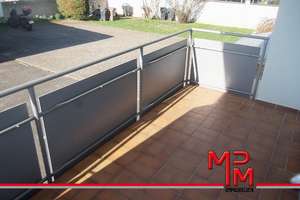 Schnäppchen! Möbel nehmen- Koffer packen.Große 2 Zimmer Erdgeschosswohnung Whg 60qm mit Balkon 