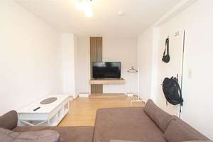 Nachmieterin für 2 ZKB Wohnung mit zwei 2 Balkon, nahe des Weinbergs gesucht