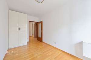Exklusive Wohnung in ruhiger Lage mit Pool, ideale Raumaufteilung – vielseitig nutzbar & WG geeignet – Die vollständige Adresse der Immobilie erhältst du vom Anbieter., 81479 Solln, München – Vorschaubild 5