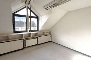Aachen-Laurensberg! Elegante Dachgeschosswohnung mit ausgebauten Spitzboden. – Die vollständige Adresse der Immobilie erhältst du vom Anbieter., 52072 Laurensberg (Statistischer Bezirk), Aachen – Vorschaubild 4