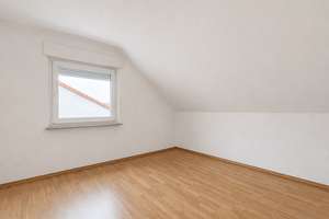 Gemütliche 3-Zimmer-Wohnung mit Einbauküche und Zugang zum Garten – Die vollständige Adresse der Immobilie erhältst du vom Anbieter., 63179 Obertshausen – Vorschaubild 4