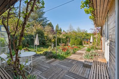 Lichtdurchfluteter Atrium-Bungalow mit Traumgarten und viel Potential in Haar