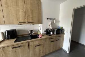 Stilvolle 3-Zimmer-Wohnung mit Balkon und EBK in Wiesbaden – Bärenstraße 2, 65183 Mitte, Wiesbaden – Vorschaubild 12