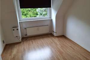 Ruhige 2 Zimmerwohnung mit Balkon und Stellplatz – Mühlenbroicher Weg 137, 40472 Rath, Düsseldorf – Vorschaubild 2