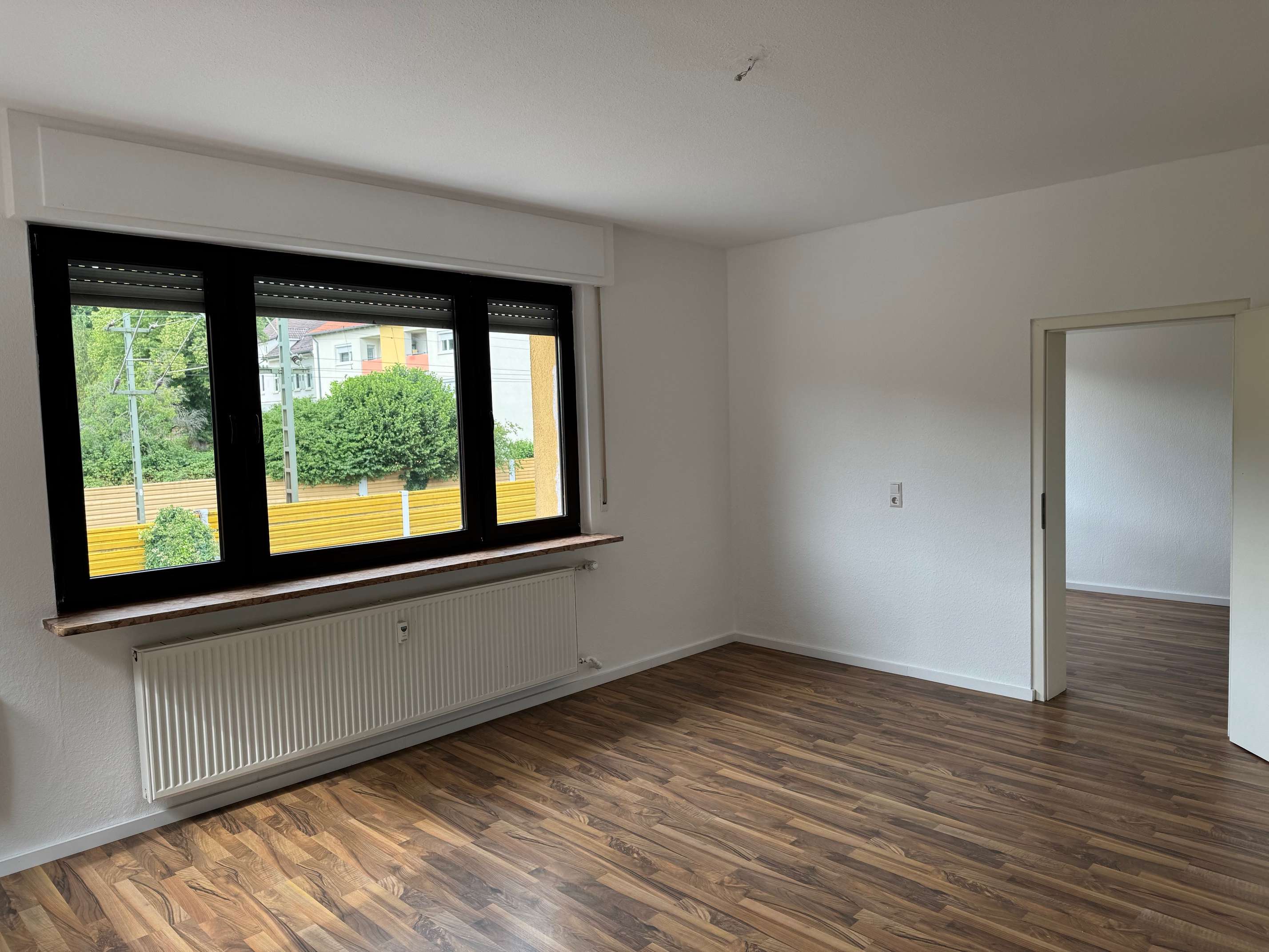 Immobilie in Ebersbach an der Fils - Familientraum mit Stil: Neu renovierte 5-Zimmer Wohnung mit großer Terrasse & morderne EBK  - Bild 12