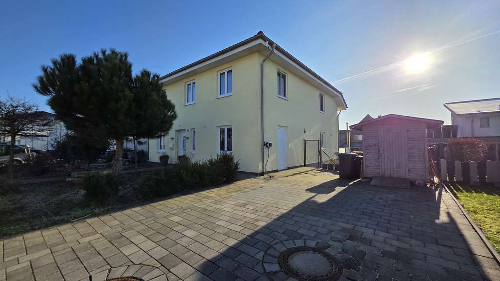 Immobilie in Rödinghausen - Modernes Architektenhaus lässt Ihr Herz höher schlagen - Bild 2