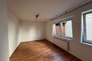 Wunderschöne, großzügige 5,5-ZW / Haus mit Garten, 2 Stellpl., 2 Bädern, Gäste-WC, EBK, bezugsfrei – Aichtalstr. x, 71088 Holzgerlingen – Vorschaubild 5