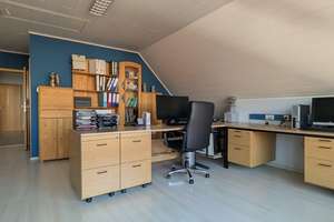 -Maklerfrei- Top gepflegtes, komfortables Familienhaus mit nachhaltiger Technik und Traumgarten – Die vollständige Adresse der Immobilie erhältst du vom Anbieter., 95497 Goldkronach – Vorschaubild 23