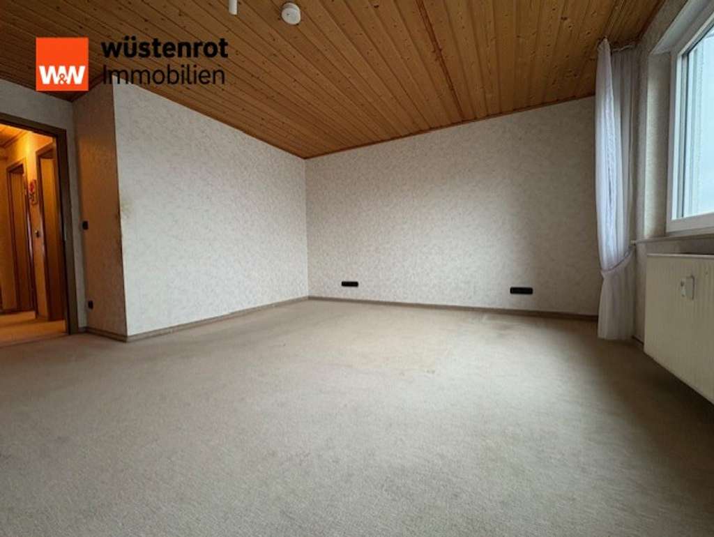 Immobilie in Friolzheim - Sonnige und helle 3,5-Zimmer-Wohnung in Friolzheim mit Stellplatz und Garage - Bild 0