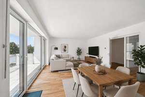 Neuwertig. Großzügig. Barrierefrei: Stilvolle 4,5-Zimmer-Wohnung mit Balkon & 2 TG-Stellplätzen