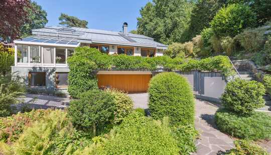 Bild von Exklusives Architektenhaus – Wohnen auf höchstem Niveau mit traumhaftem Gartenparadies
