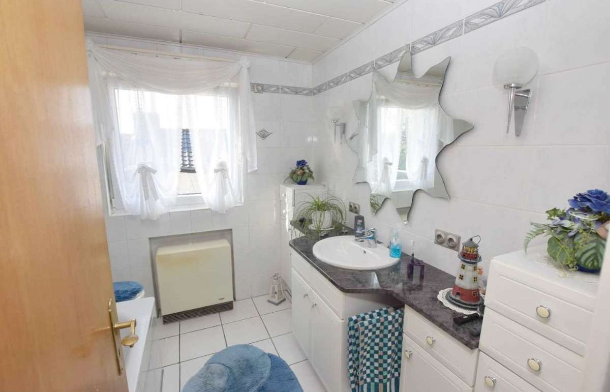 Immobilie in Süpplingen - Gepflegtes Haus mit 250m² Gewerbe + 150m² Wohnung im Obergeschoss und Garten in Feldrandlage... - Bild 8