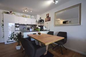 Moderne 2-Zi.-Wohnung mit Einbauküche, Balkon, Tiefgaragenplatz