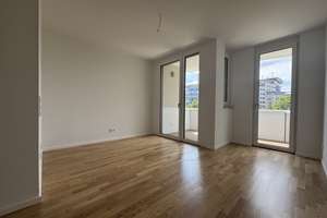 Hier findet jeder seinen Platz: 2-Zimmer-Wohnung mit Balkon im Erstbezug